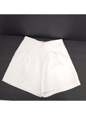 J.INC Women white shorts size XS